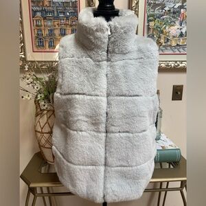 BAILEY 44 LIGHT GRAY FAUX FUR VEST LUXURIOUS PLUSH WINTER SKI WEAR SIZE L-XL